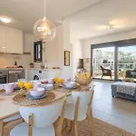 Stunning In With Wifi Apartment